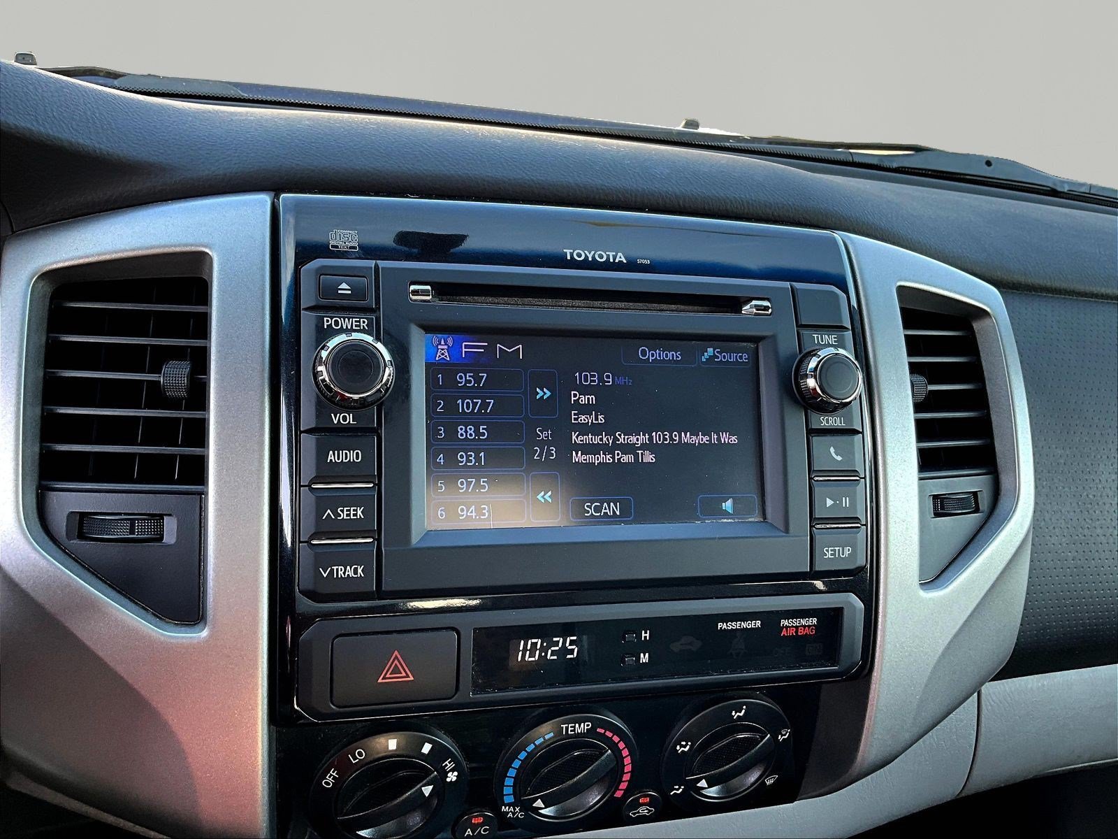 Used 2013 Toyota Tacoma PreRunner w/ SR5 Pkg RWD image 14