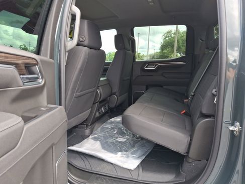 New 2025 Chevrolet Silverado 1500 LT w/ Convenience Package II image 17