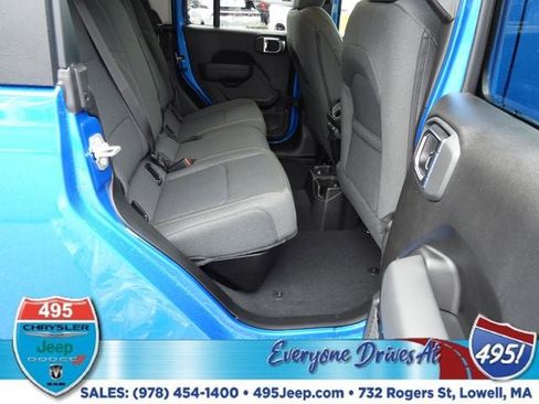 New 2025 Jeep Gladiator Sport image 12