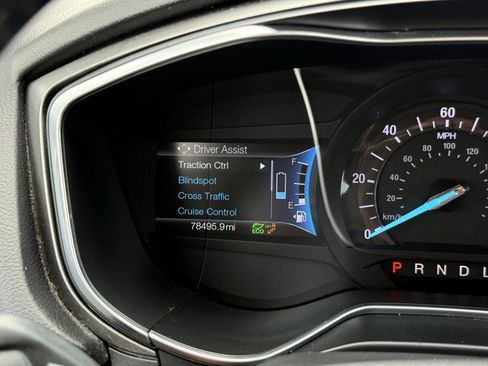 Used 2018 Ford Fusion SE w/ Equipment Group 602A FWD image 30