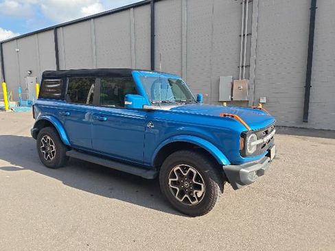 Used 2023 Ford Bronco Outer Banks image 1