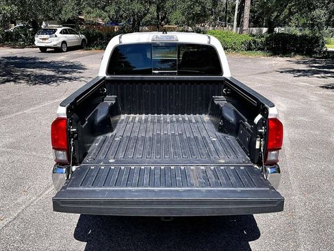 Used 2022 Toyota Tacoma SR5 AWD/4WD image 35