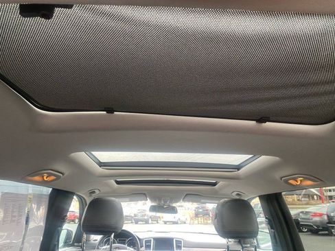 Used 2014 Mercedes-Benz GL 450 4MATIC image 9