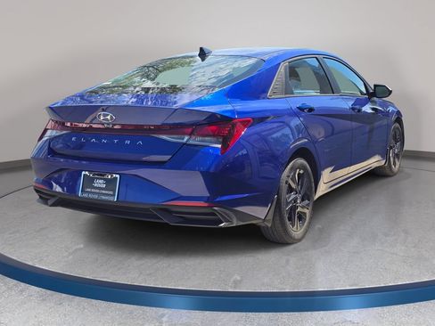 Used 2022 Hyundai Elantra SEL FWD image 6