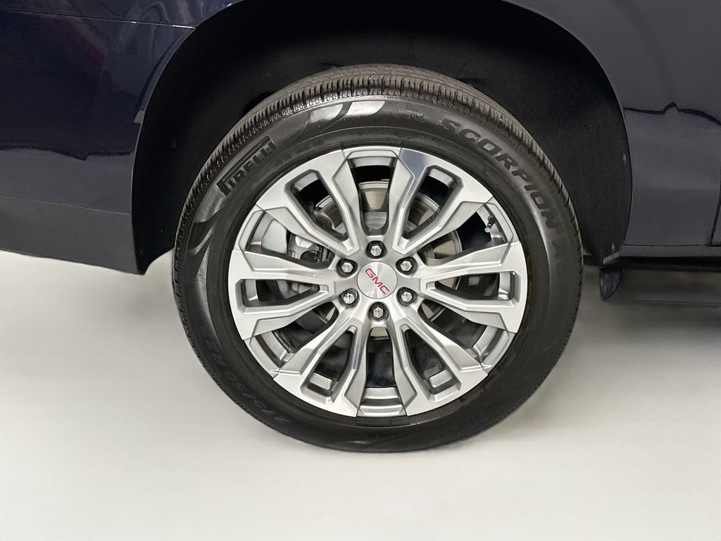 Used 2023 GMC Yukon XL Denali w/ Denali Reserve Package AWD/4WD image 33