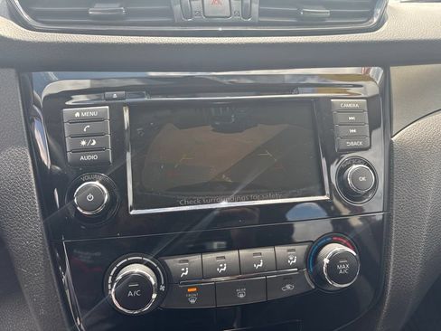 Used 2019 Nissan Rogue Sport S w/ Appearance Package AWD/4WD image 17