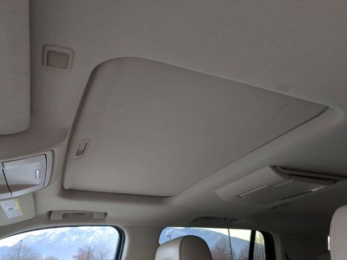 Used 2015 GMC Yukon Denali w/ Premium Package image 27