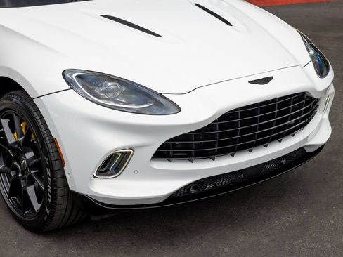 Used 2021 Aston Martin DBX AWD/4WD image 9