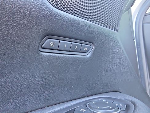 Used 2018 Cadillac XT5 Luxury w/ Driver Awareness Package image 14