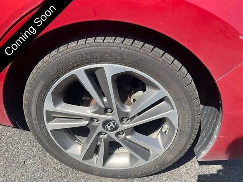 Used 2017 Hyundai Elantra Limited FWD image 40