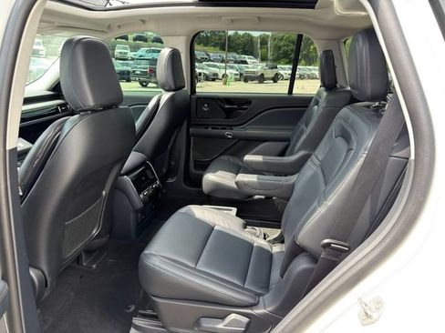 Used 2025 Lincoln Aviator Reserve w/ Jet Appearance Package AWD/4WD image 16