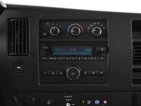 Used 2017 GMC Savana 2500 Extended image 32