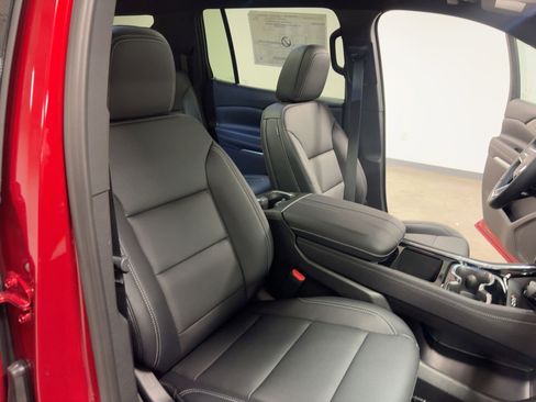 New 2026 Chevrolet Traverse LT w/ Sun and Wheel Package image 31