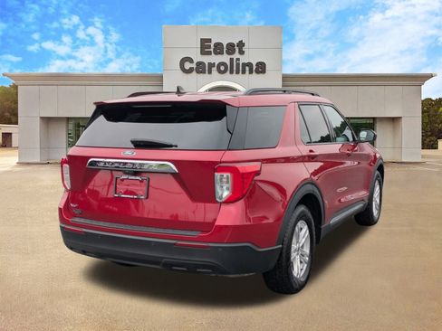 Used 2022 Ford Explorer XLT image 3
