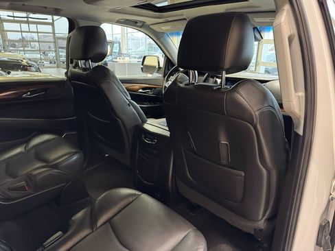 Used 2017 Cadillac Escalade Premium Luxury image 46