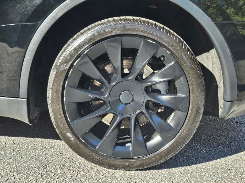 Used 2023 Tesla Model Y Long Range AWD/4WD image 19
