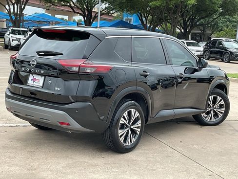 Used 2023 Nissan Rogue SV image 5