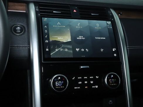 Used 2024 Land Rover Discovery Dynamic SE image 26