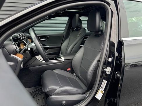 Used 2024 Mercedes-Benz C 300 4MATIC Sedan image 5