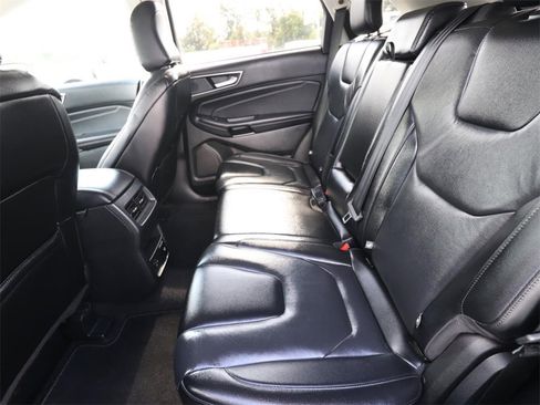 Certified 2022 Ford Edge Titanium image 8