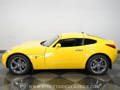 Used 2009 Pontiac Solstice Coupe w/ Premium Package image 8