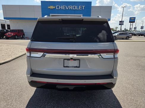 Used 2023 Lincoln Navigator Reserve AWD/4WD image 12
