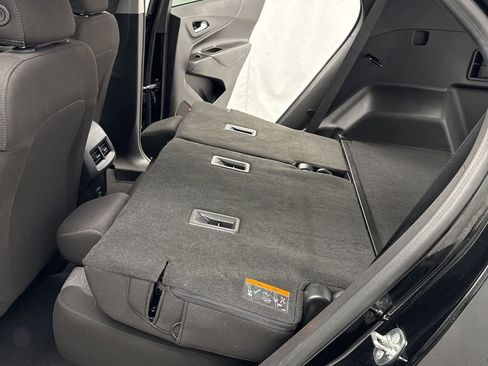 Used 2024 Chevrolet Equinox LT image 36