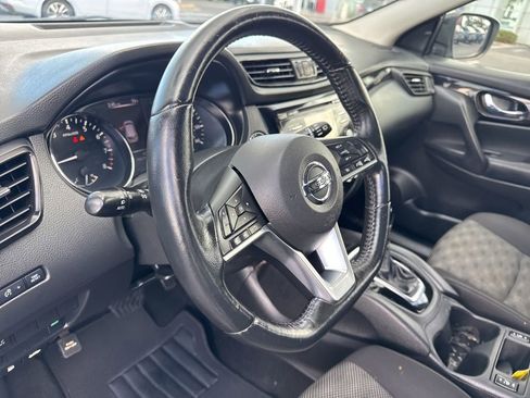 Used 2018 Nissan Rogue Sport SV w/ SV All-Weather Package image 23