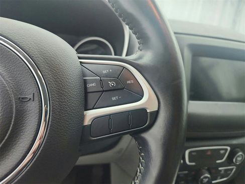 Used 2018 Jeep Compass Latitude w/ Popular Equipment Group image 29