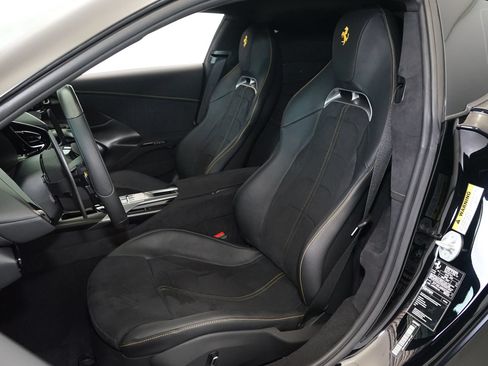 Used 2025 Ferrari 12Cilindri RWD image 17