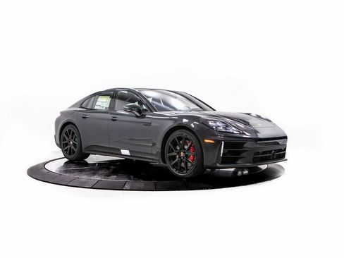 New 2026 Porsche Panamera 4S image 9