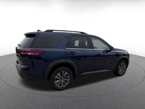 Used 2025 Nissan Pathfinder SV AWD/4WD image 15
