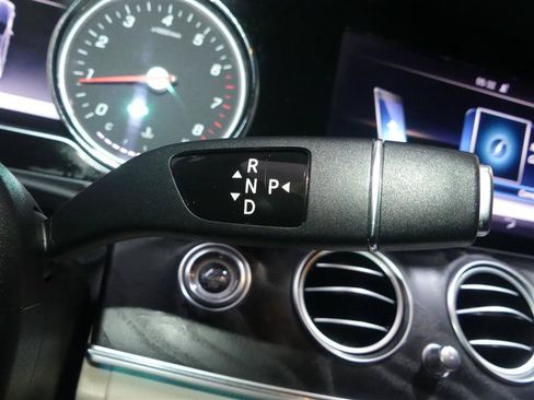 Used 2017 Mercedes-Benz E 300 4MATIC image 36