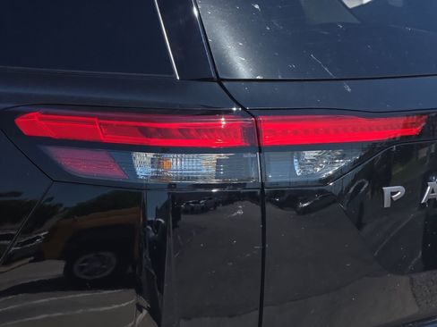 New 2026 Nissan Pathfinder Platinum FWD image 32