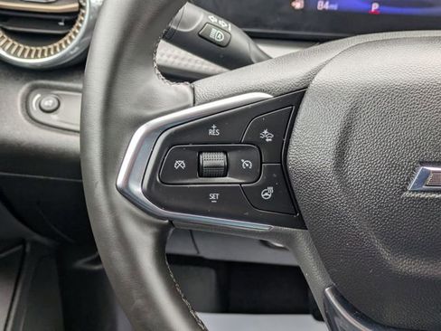 Used 2025 Chevrolet Trax ACTIV w/ Sunroof Package image 18