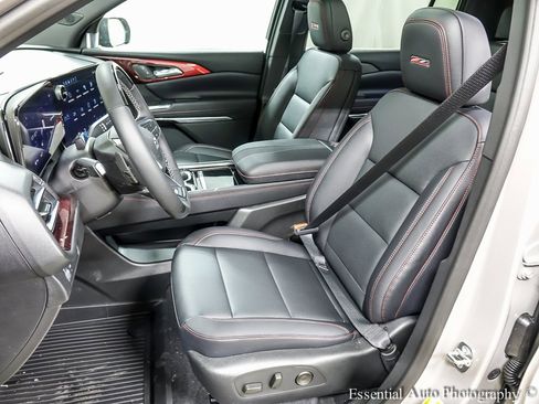 New 2026 Chevrolet Traverse Z71 w/ Enhanced Driving Package image 9