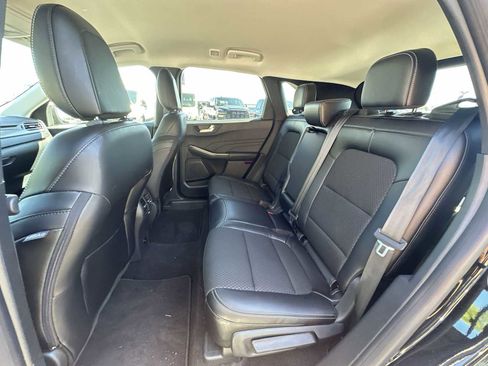 Used 2024 Ford Escape SE image 23