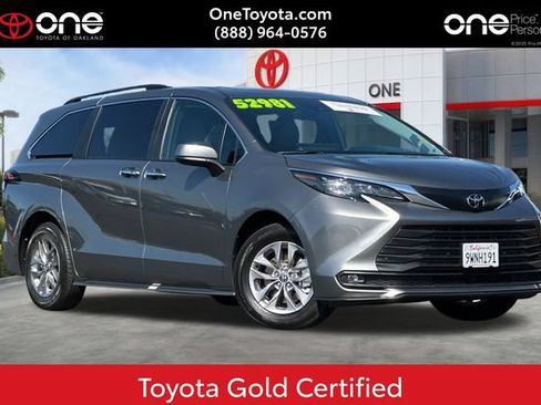 Certified 2026 Toyota Sienna XLE FWD image 1