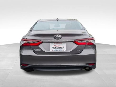 Used 2023 Toyota Camry LE FWD image 5