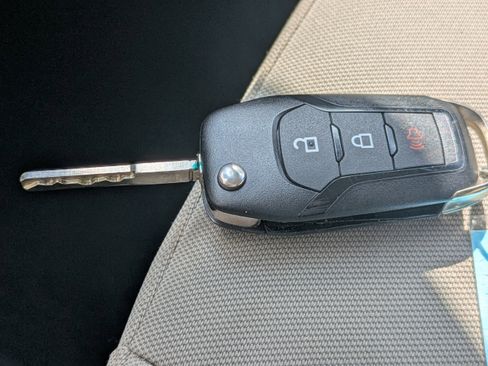 Used 2020 Ford EcoSport S image 27