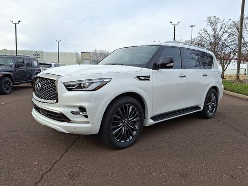 Used 2024 INFINITI QX80 Sensory image 3