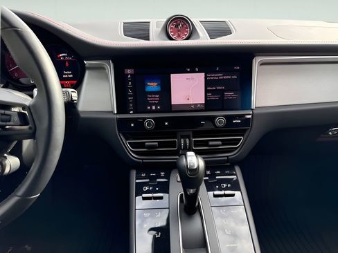 Used 2024 Porsche Macan GTS image 16