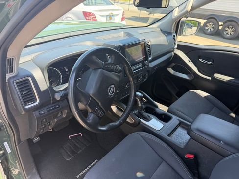 Used 2022 Nissan Frontier SV image 9