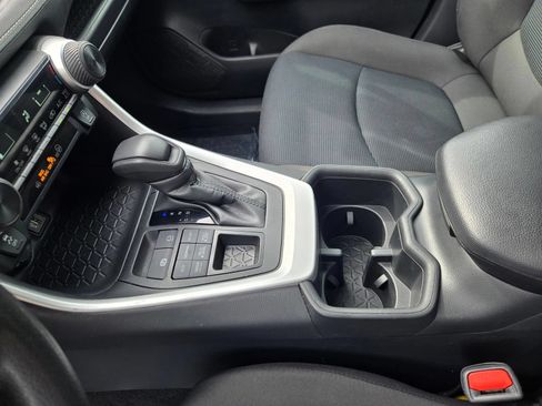 Used 2024 Toyota RAV4 LE AWD/4WD image 20
