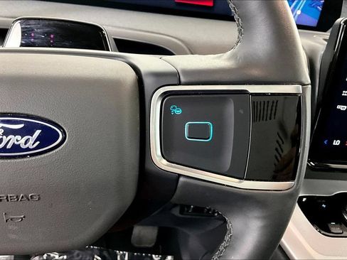 Used 2025 Ford Expedition Active RWD image 19