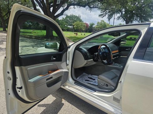 Used 2009 Cadillac STS V8 image 7