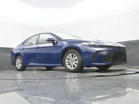 Used 2026 Toyota Camry LE FWD image 9