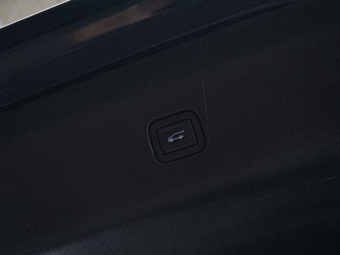 Used 2020 Buick Enclave Avenir w/ Avenir Technology Package image 19