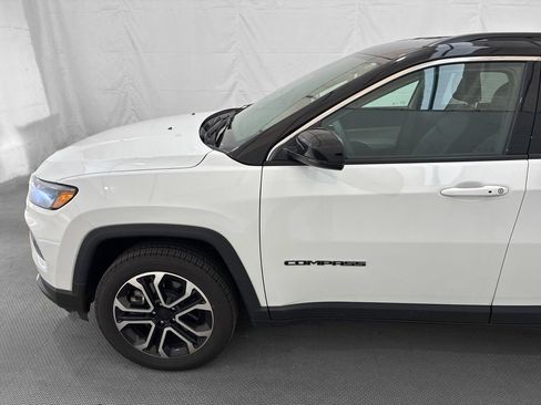 Used 2023 Jeep Compass Limited AWD/4WD image 3