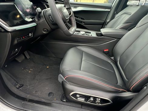 Used 2024 Jeep Wagoneer Launch Edition image 16